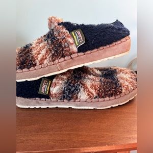 LL Bean Slippers. Size 8. Worn no more than 3 times. Great Condition